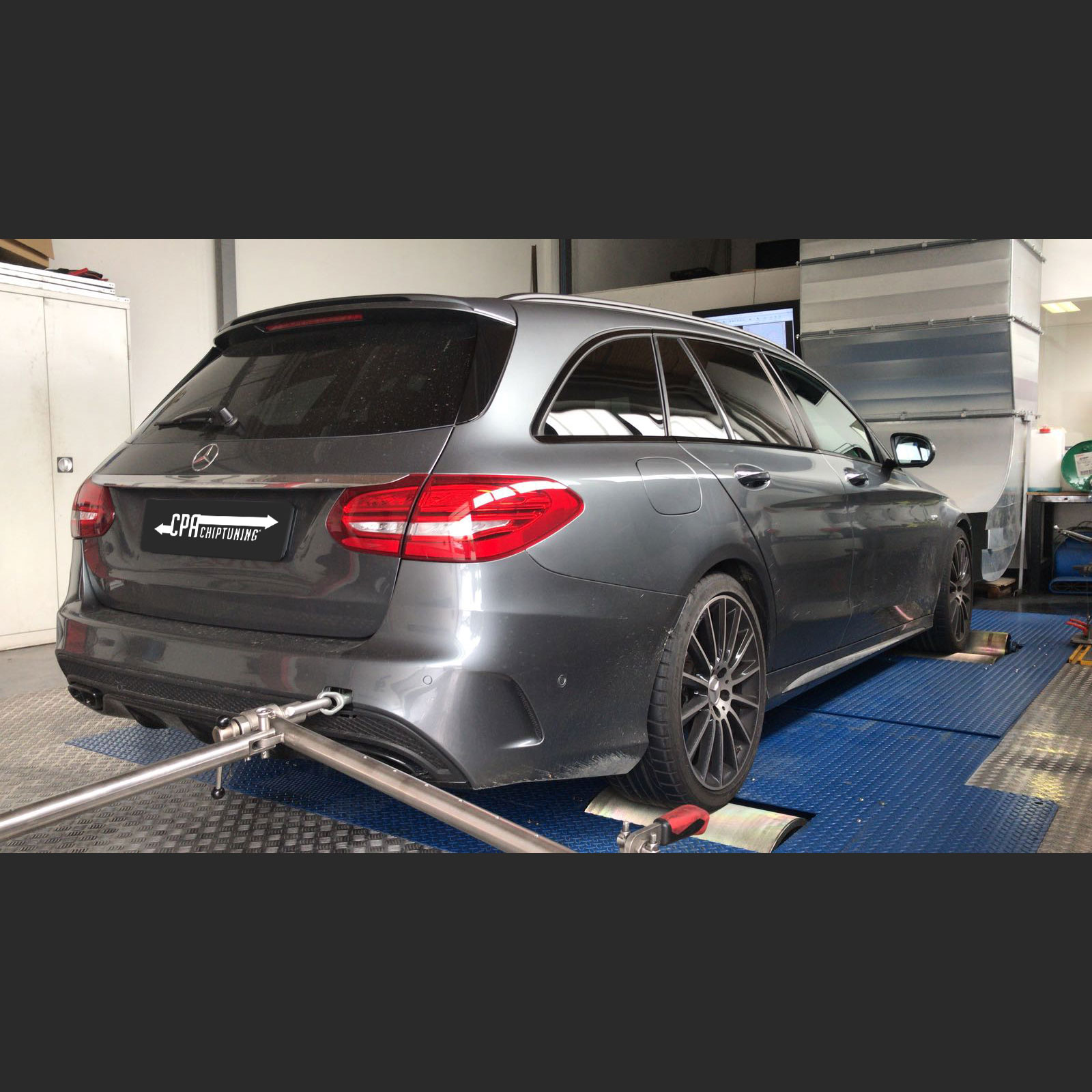 Kompromisslös AMG power: C43 AMG