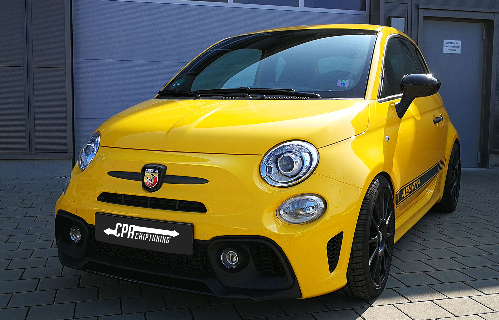 Abarth 695 Tributo Ferrari 1.4T 132 kW